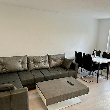 Flexible, Schoene Und Gut Aussehende Feriensuite Ρόιτλινγκεν Εξωτερικό φωτογραφία